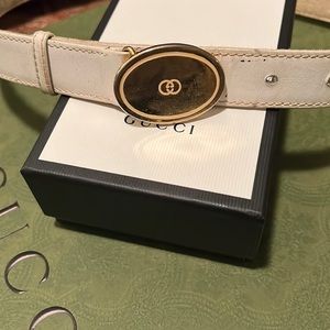 Authentic vintage Gucci logo belt